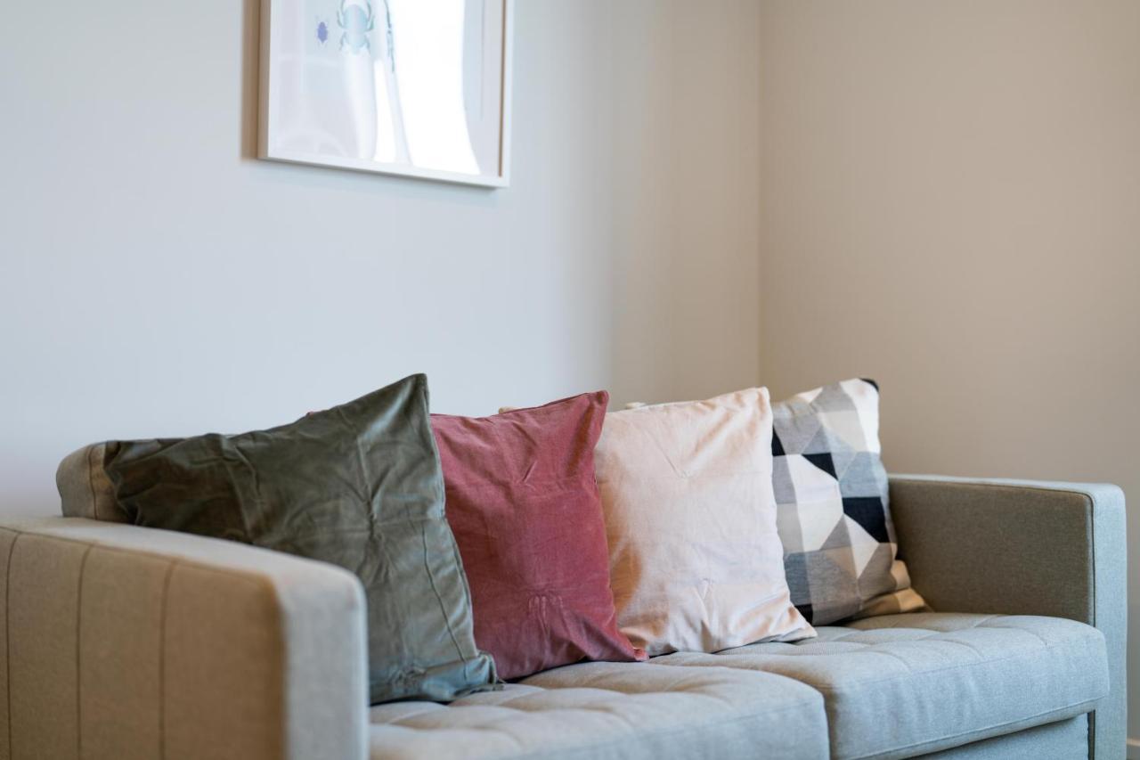 Cozy Apartments - Free Wifi And Parking Onsite Feltham Eksteriør billede