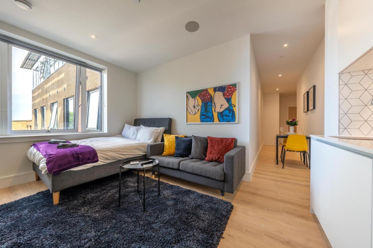 Cozy Apartments - Free Wifi And Parking Onsite Feltham Eksteriør billede